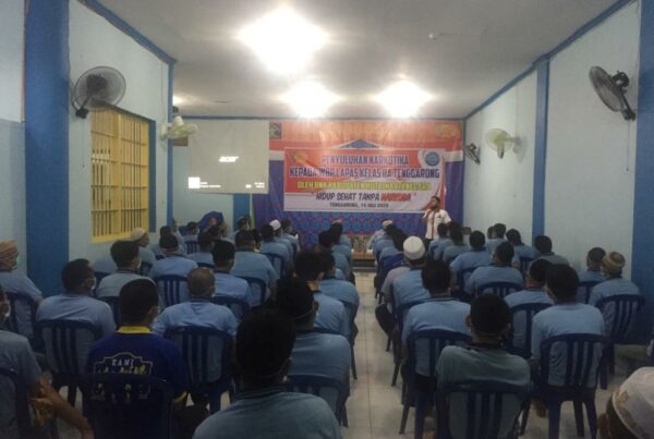 BNNP Kaltim - " Semoga Sadar " 75 Warga Binaan Pemasyarakatan (WBP) penghuni Lembaga Pemasrakatan kelas II A Mangkuraja Tenggarong Kabupaten Kutai Kartanegara mengikuti sosialisasi bahaya narkoba.