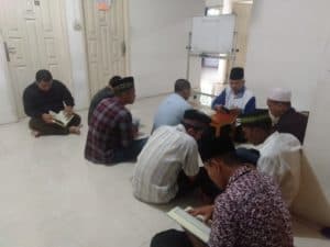 BNNP Kaltim - Upaya Mengubah Perilaku Klien Narkoba DiRumah Damping Borneo BNNP Kaltim dimana penyembuhan melalui pendekatan keagamaan .