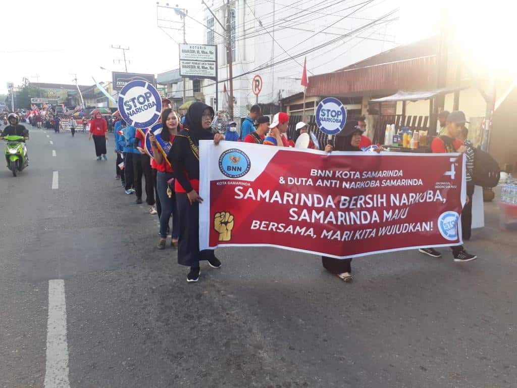 BNNK Samarinda - Pawai pembangunan yang  digelar oleh Pemerintah Provinsi  Kaltim dengan panitia (Pemkot) Samarinda dalam rangka   merayakan Hari Ulang Tahun ( HUT) ke-74 Kemerdekaan RI, Minggu (18/8/2019, disisipi dengan gerakan perlawanan terhadap narkoba.