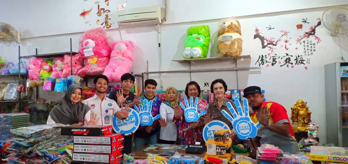BNNP – Blusukan Ke Pasar Pagi Samarinda, Guna Memberikan Informasi Tentang Bahaya Narkoba Khususnya Pedagang Yang Belum Sempat Dijangkau. BNNP – Blusukan Ke Pasar Pagi Samarinda, Guna Memberikan Informasi Tentang Bahaya Narkoba Khususnya Pedagang Yang Belum Sempat Dijangkau.