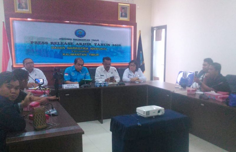 Badan Narkotika Nasional Provinsi Kalimantan Timur, telah menindak tegas para pelaku tindak pidana narkotika bahkan satu orang meninggal. Badan Narkotika Nasional Provinsi Kalimantan Timur, telah menindak tegas para pelaku tindak pidana narkotika bahkan satu orang meninggal.