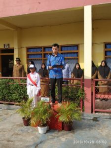 BNNK Samarinda - tugas utama pemuda sebagai penerus bangsa supaya menjaga kemerdekaan, meningkatkan kewaspadaan dini karena wilayah SMP YPS termasuk Zona Merah dengan peredaran narkoba cukup tinggi.