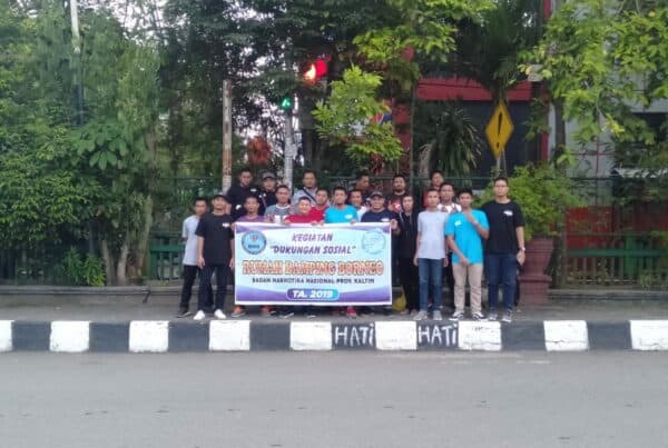 BNNP  – Kegiatan Bulan Suci Ramadhan Klien Membagikan Brosur Tentang Pencegahan Narkoba.