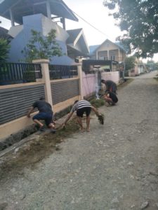 BNNP Kaltim - Kebersihan  Lingkungan  sangatlah penting saat Karena jika lingkungan kita jaga dengan benar maka akan mendapat dampak yang baik pula Dan terhindar dari wabah penyakit.