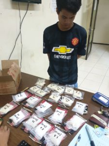 BNNP Kalimantan Timur - pengedar narkoba yang ditangkap beserta barang bukti memanfaatkan peluang dari pandemi COVID-19 untuk memuluskan jalannya peredaran barang haram Tersebutitu.