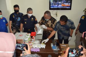 BNNP Kalimantan Timur - Amankan Sabu Sabu Asal Jaringan Riau - Kaltim 2,250 Gram dan 1000 butis extasi