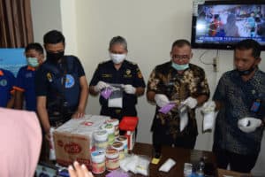 BNNP Kalimantan Timur - Amankan Sabu Sabu Asal Jaringan Riau - Kaltim 2,250 Gram dan 1000 butis extasi