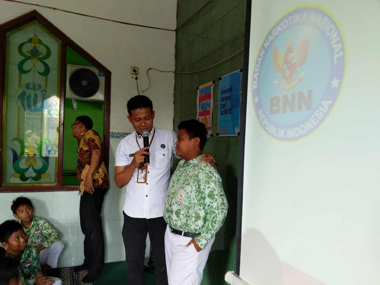 BNNK Samarinda memberikan penyuluhan kepada 120 siswa dan siswi SD Negeri 021 Jalan Meranti, Sungai Kunjang,Tentang Bahaya Narkoba