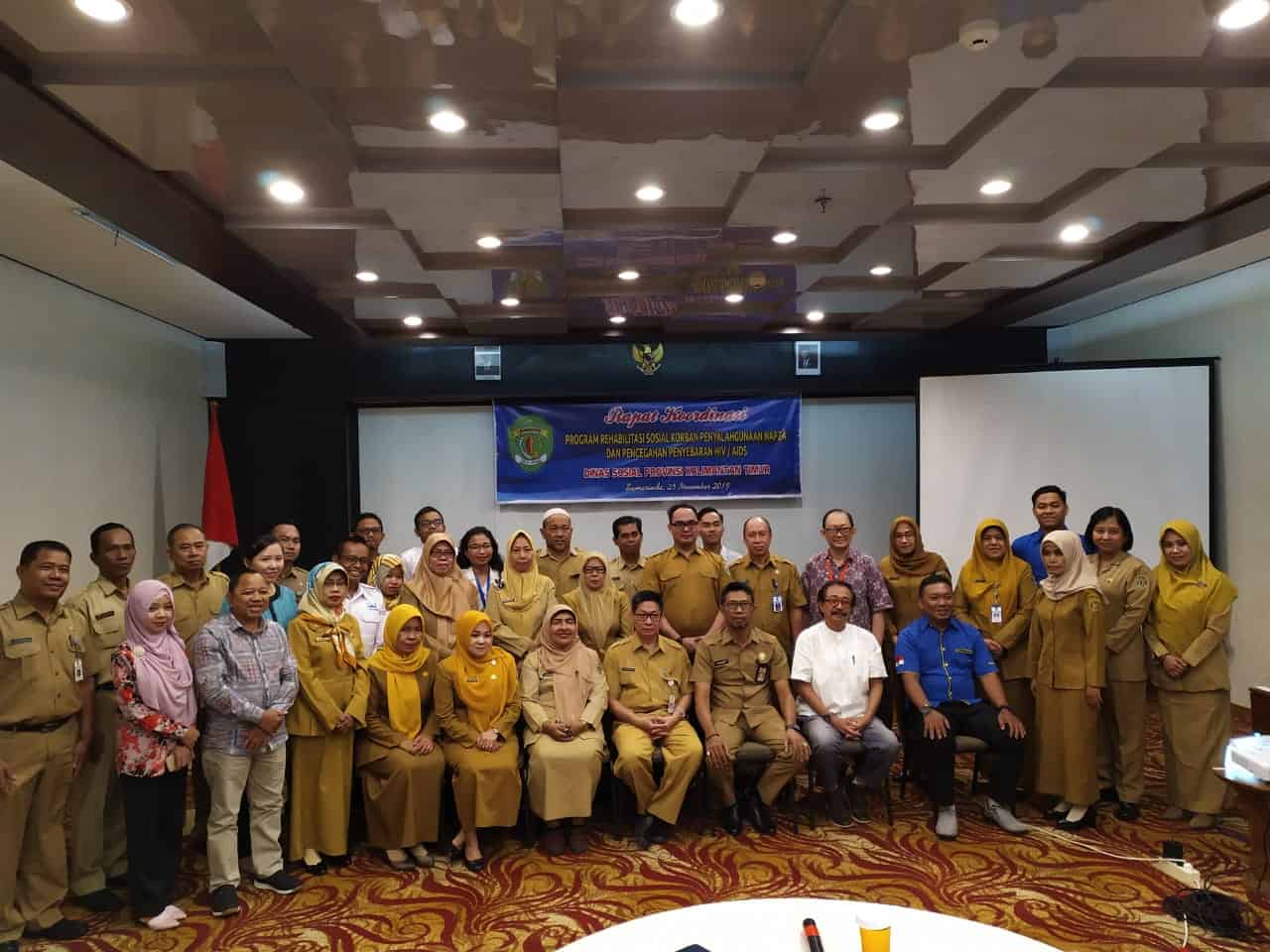 BNNP Kaltim - Dinas Sosial Kaltim Juga menyinggung bahwa peredaran narkoba khususnya di Kaltim dari hari ke hari semakin memprihatinkan sehingga mengancam masa depan generasi muda yang merupakan generasi penerus bangsa BNNP Kaltim - Dinas Sosial Kaltim Juga menyinggung bahwa peredaran narkoba khususnya di Kaltim dari hari ke hari semakin memprihatinkan sehingga mengancam masa depan generasi muda yang merupakan generasi penerus bangsa