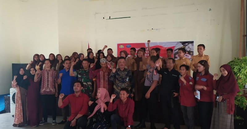BNNP Kaltim - Seminar tentang bahaya narkoba dilingkukangan kecamatan Samboja dengan sasaran peserta siswa dan siswi SMP dan SMA, sabtu 30 Nopember 2019 .