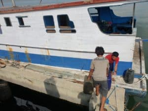 BNNP Kalimantan Timur - Amankan Kapal Laut KLM RAHMI JAYA IV GT 55 di perairan laut kota bontang di duga terlibat Dalam jaringn narkoba antar Pulau