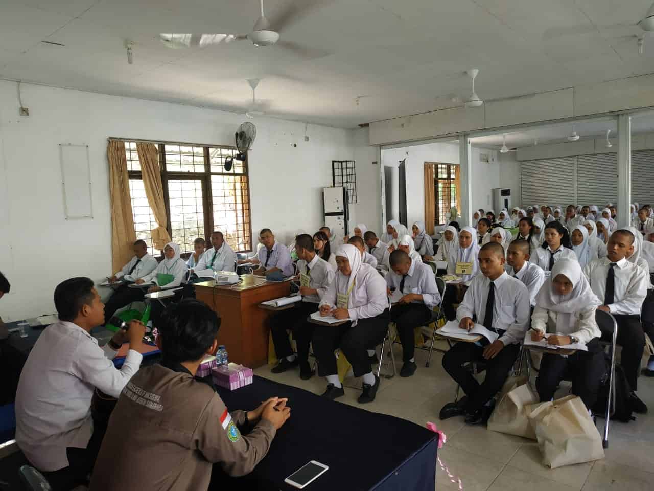 BNNK Samarinda - Kejahatan narkoba menjadi ancaman bagi generasi muda di Samarinda, Peredaran narkoba menyasar semua kalangan masyarakat, tidak mengenal usia, dan berbagai jenis pekerjaan.