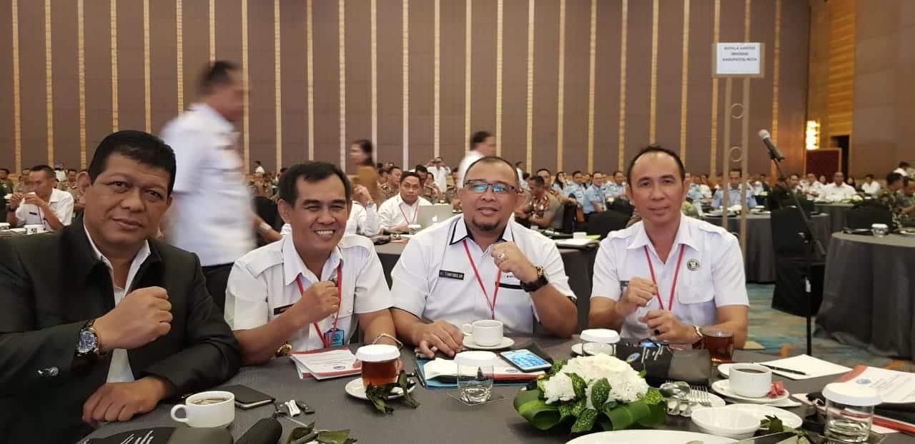 BNNP Kaltim - Rapat Koordinasi Pengamanan Perbatasan Negara, " Perwujudan Sistem Pengamanan Perbatasan Negara Terpadu Menuju Perbatasan Negara yang Aman, Tertib, Maju dan Dinamis". BNNP Kaltim - Rapat Koordinasi Pengamanan Perbatasan Negara, " Perwujudan Sistem Pengamanan Perbatasan Negara Terpadu Menuju Perbatasan Negara yang Aman, Tertib, Maju dan Dinamis".