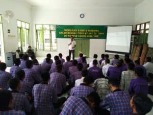 BNNK Samarinda _ Selain Membangun fisik melalui program  TNI Manunggal Membangun Desa ( TMMD ) Reg ke-105 di Kota samarinda, melalui TMMD tersebut, Kodim 0901 samarinda berikan Sosialisasi penyuluhan bahaya  narkoba bagi pelajar ( 31/07/2019).