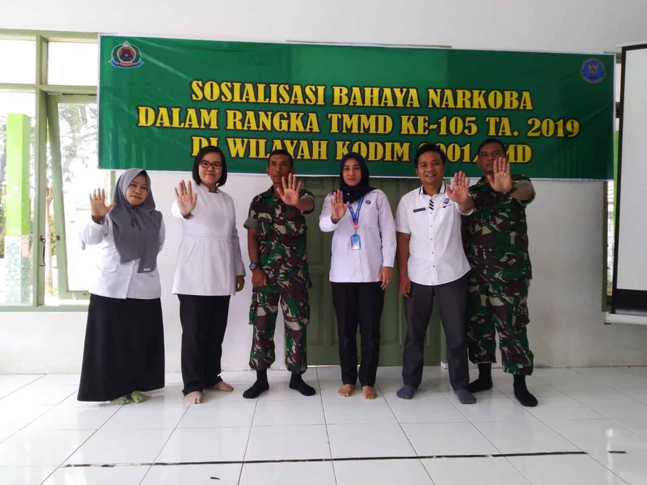 BNNK Samarinda _ Selain Membangun fisik melalui program  TNI Manunggal Membangun Desa ( TMMD ) Reg ke-105 di Kota samarinda, melalui TMMD tersebut, Kodim 0901 samarinda berikan Sosialisasi penyuluhan bahaya  narkoba bagi pelajar ( 31/07/2019).