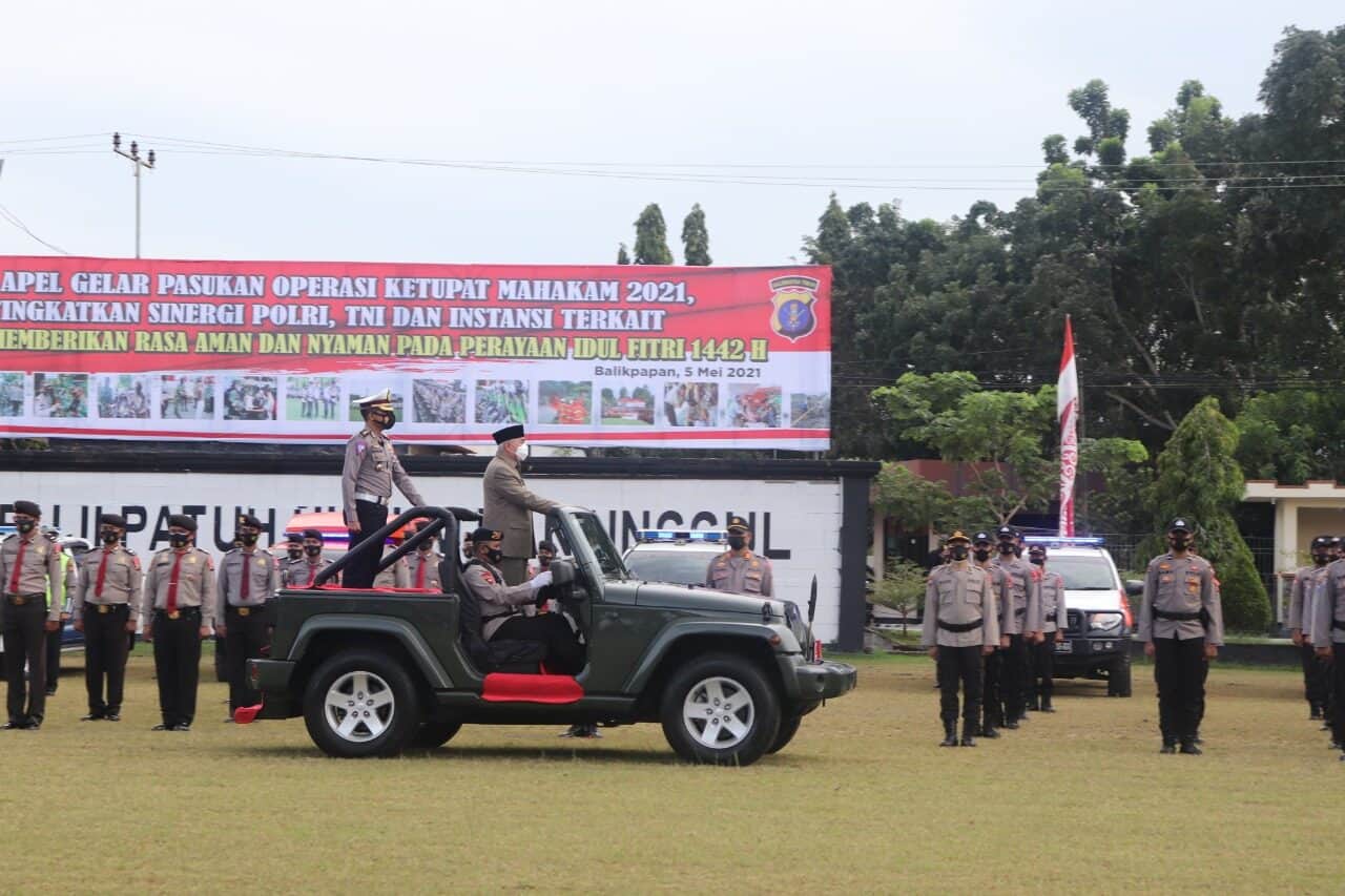 Gubernur Kalimantan Timur Dr. Ir. H. Isran Noor, M.Si., Pimpin Apel Gelar Pasukan Operasi Ketupat Mahakam 2021 Di Lapangan SPN Polda Kaltim