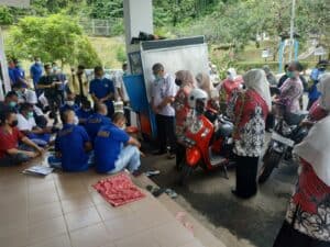 Menurut Ibu Noorbaiti Isran Noor Ketua PKK Kaltim Penyalahgunaan Narkoba Sebagian Besar Diawali Dengan Upaya Coba-Coba Dalam Lingkungan Pergaulan