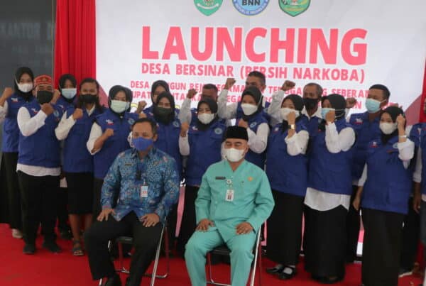 Dengan ........Desa Bersih Dari Narkoba Secara Bertahap Guna Mewujudkan Kabupaten Kutai Kartanegara Bersih Dari Narkoba,