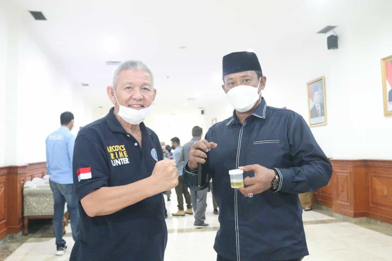 BNK Kutai Timur Gandeng Resnakoba Polres Kutim Tes Urin Kantor Dinas Pertanahan Dan Penataan Ruang Dan Kantor DPRD Kutai Timur