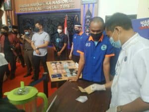 BNNP Kalimantan Timur Amankan Kurir Dan Pemilik Barang Dan  sebanyak  982,63 gr  sabu gagal edar 