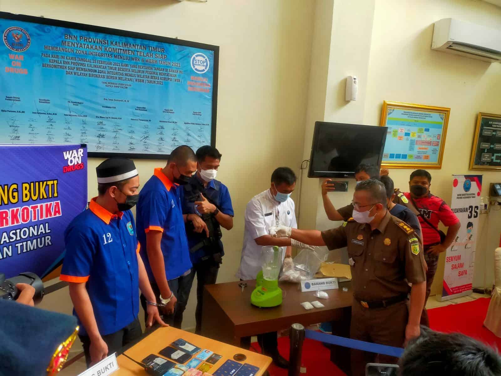 BNNP Kalimantan Timur Amankan Kurir Dan Pemilik Barang Dan  sebanyak  982,63 gr  sabu gagal edar 