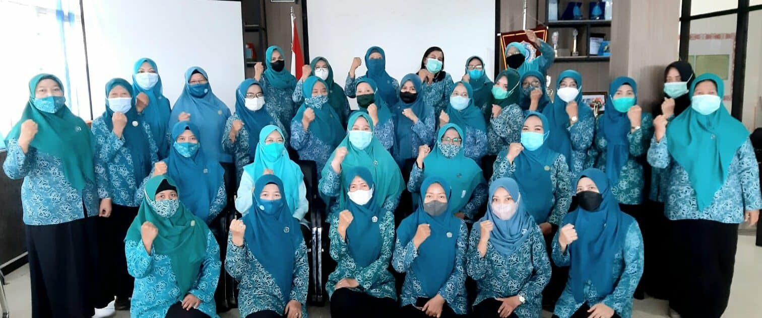 TIM Penggerak PKK ......... Ikut Peduli Atasi Bahaya Narkoba Dapat Mengancam Generasi Penerus Bangsa Sehingga Harus Segera Ditangani Dengan Cepat Dan Tepat.