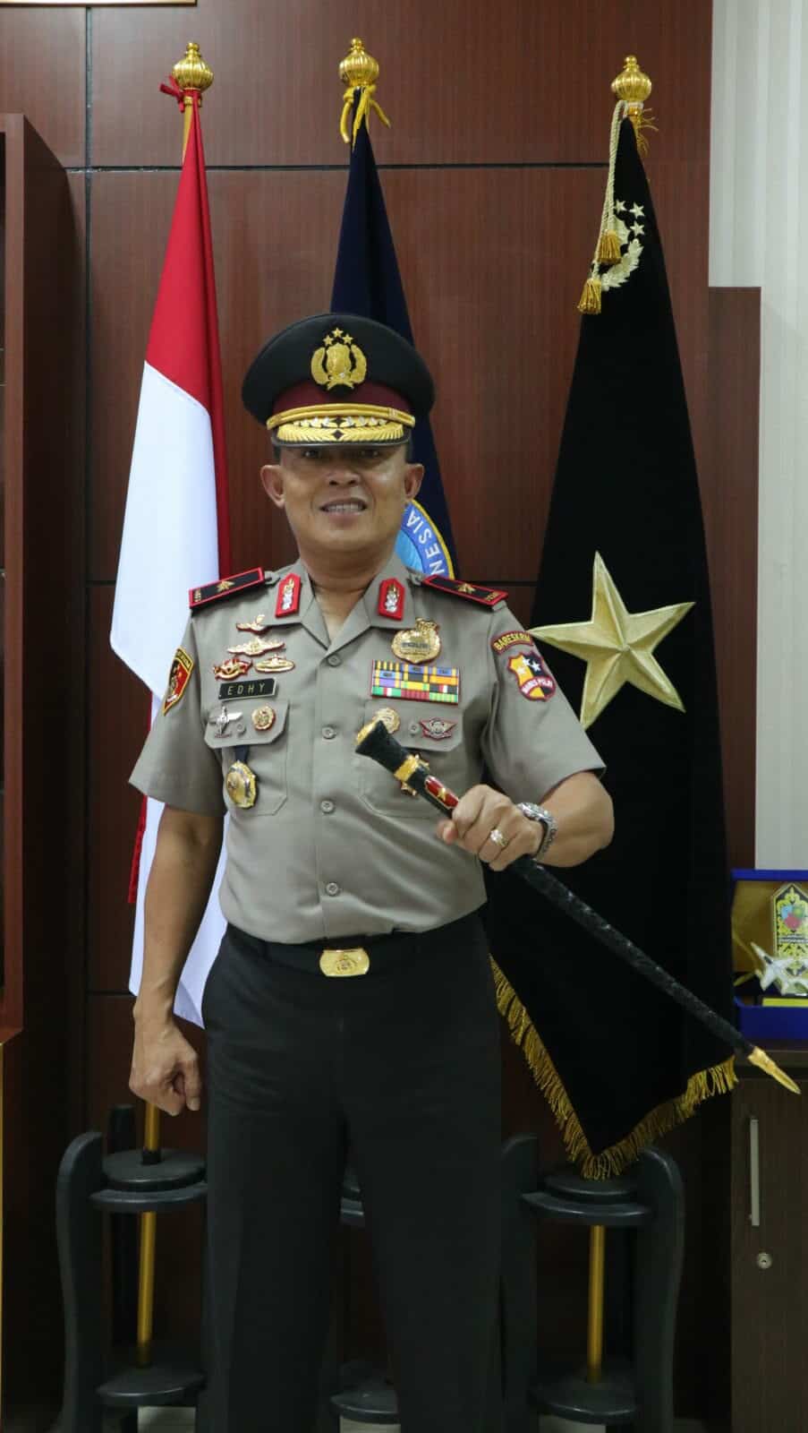 Drs. Edhy Moestofa, MH.,CFrA Drs. Edhy Moestofa, MH.,CFrA