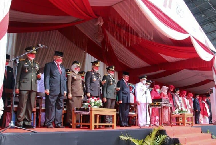 " Pulih Lebih Cepat, Bangkit Lebih Kuat " Kita Tetap Harus Mengutamakan Persatuan Dan Kesatuan. Setiap Perbedaan Harus Bisa Di Selesaikan Secara Kekeluargaan