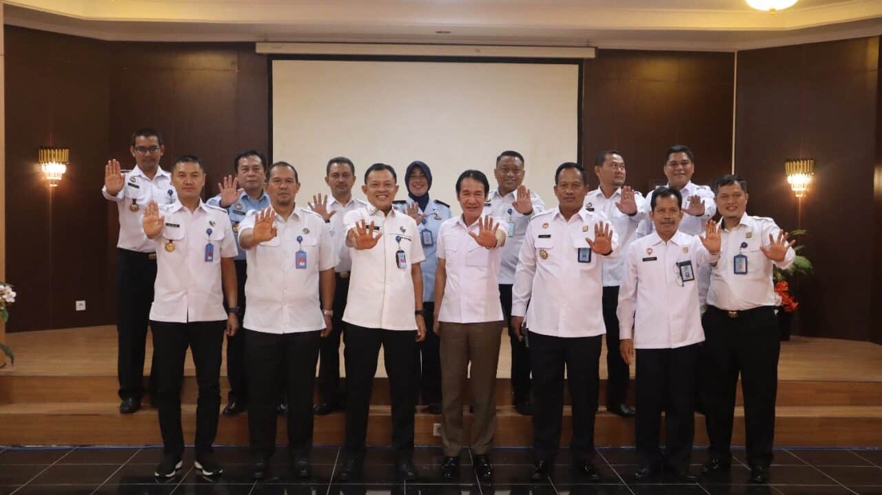 " MOU BNNP Kaltim Dengan Kanwil Kumham Kaltim Berkomitmen Melakukan Pemberantasan Narkotika Secara Menyeluruh Sampai Ke Akar-Akarnya ,"